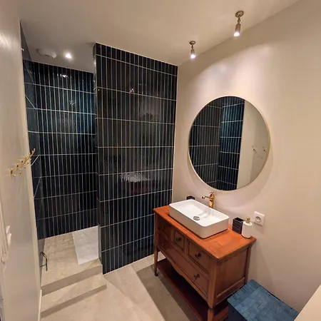 Haussmannien Centre Apartment *